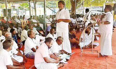 நிரந்தர தீர்வு கேட்டு தீவிரமடையும் போராட்டம்: மீனவர்கள் தீக்குளிப்பு அறிவிப்பால் ராமேசுவரம் பகுதியில் பதட்டம்