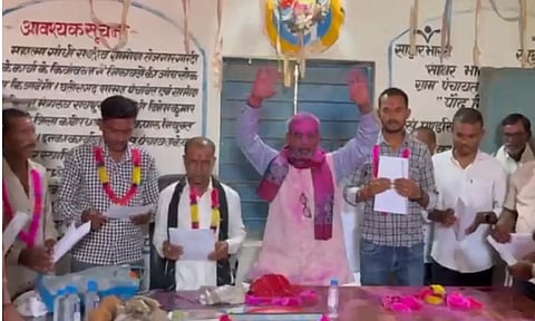 சத்தீஸ்கரில் வினோதம்: வெற்றி பெற்ற மனைவிகளுக்கு பதில் பதவியேற்ற கணவர்கள்