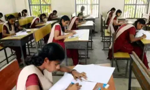 பிளஸ்-1 பொதுத்தேர்வு இன்று தொடங்கியது