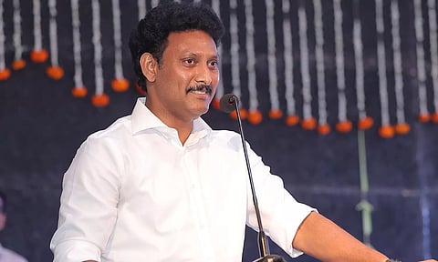 மாணவர்களை கட்டாயப்படுத்தி கையெழுத்து வாங்கினால் நடவடிக்கை- அமைச்சர் அன்பில் மகேஷ்