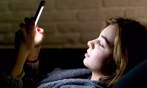 நிம்மதியான தூக்கத்தை தொலைத்த இந்தியர்கள்- தூக்கத்தை கெடுப்பதில் செல்போன்களுக்கு முக்கிய பங்கு