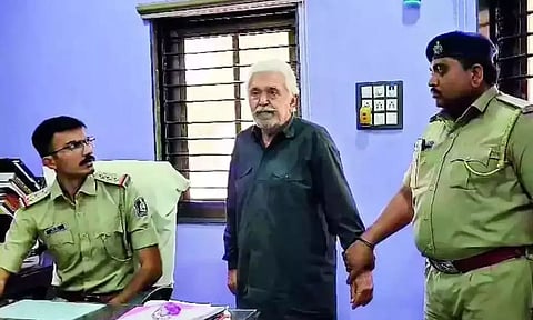 76 வயதில் மறுமணம் செய்ய ஆசை.. மறுப்பு கூறிய மகனை சுட்டுக் கொன்ற தந்தை