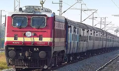 தாம்பரம்-திருச்சி இடையே சிறப்பு ரெயில்களை அறிவித்த தெற்கு ரெயில்வே