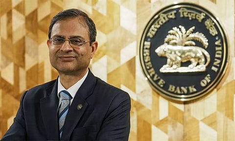 ரிசர்வ் வங்கி கவர்னர் கையெழுத்திட்ட புதிய ரூ.100, ரூ.200 நோட்டுகள் அறிமுகம்