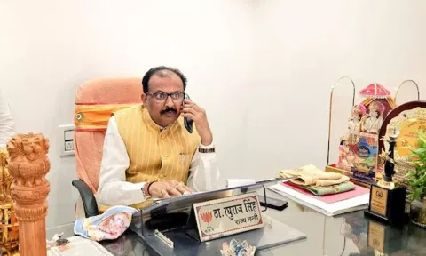 ஹோலி பண்டிகையில் வண்ணப்பொடியை பிடிக்காதவர்கள் தார்ப்பாய் அணிந்து கொள்ளலாம்- பா.ஜ.க. பிரமுகர்