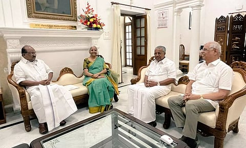 டெல்லியில் பினராயி விஜயனை சந்தித்த நிர்மலா சீதாராமன்