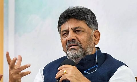 தங்கம் கடத்தல் வழக்கில் பாஜக-வுக்கு தொடர்பு இருக்கலாம்?- டி.கே. சிவக்குமார் அதிரடி