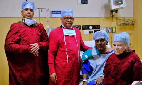 தாயை விட பெரிய சக்தி எதுவுமில்ல.. மகனுக்கு சிறுநீரகத்தை தானமாக வழங்கிய அம்மா