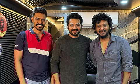 டில்லி ரிடர்ன்ஸ் - லோகேஷ் கனகராஜ் பிறந்தநாளுக்கு காஸ்ட்லி கிப்ட்  கொடுத்த கார்த்தி