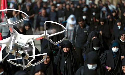 ஹிஜாப் அணியாத பெண்களை டிரோன்கள் மற்றும் AI தொழில்நுட்பம் மூலம் கண்காணிக்கும் ஈரான் அரசு -ஐநா அறிக்கை