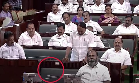 சட்டசபை கேள்வி - பதில் நிகழ்வு : செங்கோட்டையன் IN - எடப்பாடி பழனிசாமி OUT