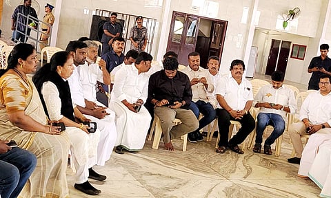 டாஸ்மாக் விவகாரத்தை கண்டித்து ஆர்ப்பாட்டம்... அண்ணாமலை உள்பட பா.ஜ.க.வினர் பலர் கைது