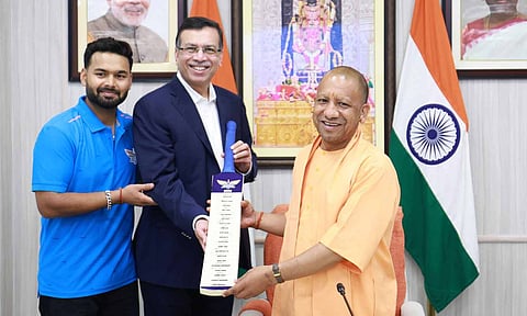 உபி முதல் மந்திரி யோகி ஆதித்யநாத்தை நேரில் சந்தித்து வாழ்த்து பெற்ற லக்னோ அணி