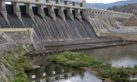 நீர்வரத்து இல்லாததால் அமராவதி அணையில் சரியும் நீர்மட்டம்