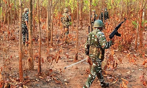 சத்தீஸ்கரில் என்கவுன்டர்: 18 நக்சலைட்டுகள் சுட்டுக்கொலை