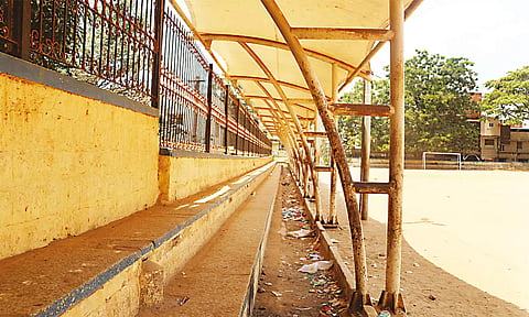 கே.பி.அக்ரஹாராவில் பராமரிப்பின்றி கிடக்கும் விளையாட்டு மைதானம்- மாநகராட்சி நடவடிக்கை எடுக்குமா?