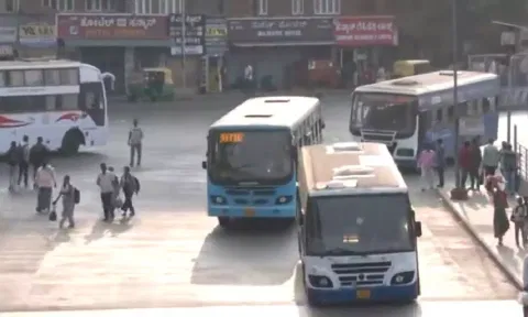 கர்நாடகாவில் முழு அடைப்பு போராட்டம்: பஸ், ஆட்டோக்கள் வழக்கம் போல் இயங்கின