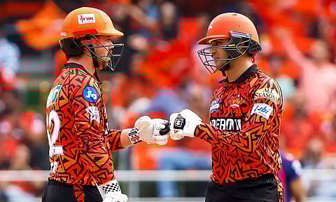 டிராவிஸ் ஹெட் அரை சதம்: ஐதராபாத் 8 ஓவரில் 115 ரன்கள் குவிப்பு