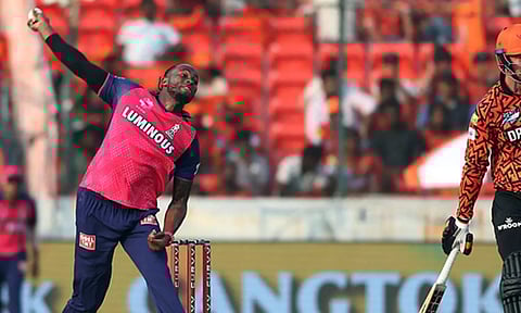 ஐ.பி.எல். வரலாற்றில் மோசமான சாதனை படைத்த ஜோப்ரா ஆர்ச்சர்