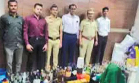 தாராவியில் ரூ.4¼ லட்சம் போலி வெளிநாட்டு மதுபானம் பறிமுதல்- வாலிபர் கைது