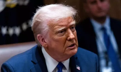 அமெரிக்க தேர்தல் விதிகளில் மாற்றம் - புதிய உத்தரவில் கையெழுத்திட்ட அதிபர் டிரம்ப்