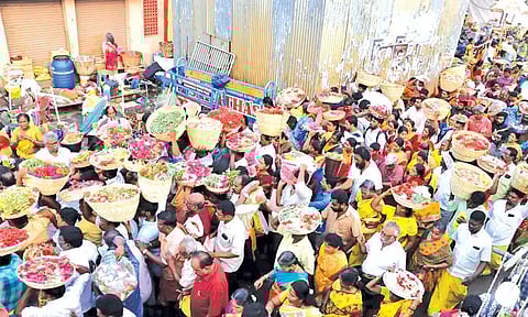 சமயபுரம் மாரியம்மன் கோவிலில் பூச்சொரிதல் விழா: 10 இடங்களில் கூடுதல் பாதுகாப்பு