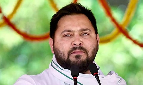 எனக்கு மதம், சாதி பிரிவினைகளில் நம்பிக்கை இல்லை: தேஜஸ்வி யாதவ்