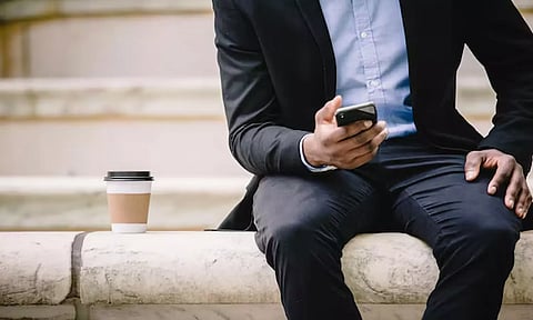 காதலை தேடிய முயற்சியில் ரூ.6.3 கோடி வாழ்நாள் சேமிப்பை இழந்த வாலிபர்