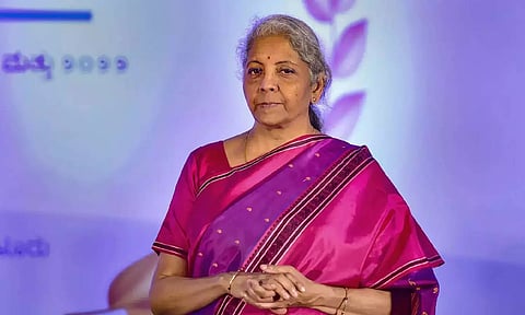 கட்சி தொடக்க நாள்: பா.ஜ.க. மாவட்ட தலைவர்களுக்கு  நட்சத்திர ஓட்டலில் விருந்து அளித்த நிர்மலா சீதாராமன்