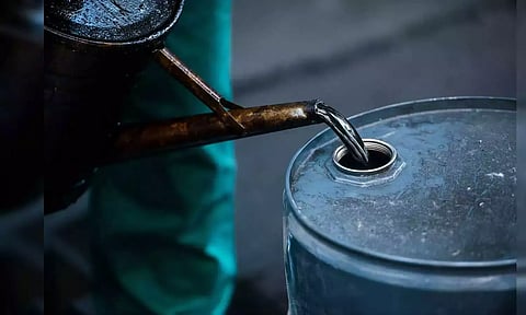 டிரம்பின் வரிவிதிப்பு எதிரொலி... கச்சா எண்ணெய் விலை கடும் சரிவு