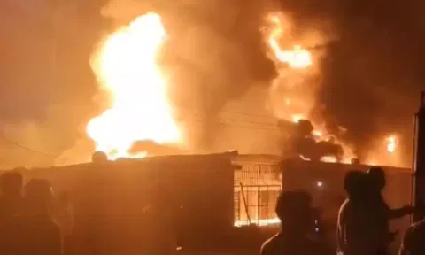 VIDEO: ஹரித்வார் ரசாயன தொழிற்சாலையில் பயங்கர தீவிபத்து - உள்ளே சிக்கிய தொழிலாளர்கள்