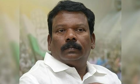 கலால் வரி உயர்வு: மத்திய அரசும், எண்ணெய் நிறுவனங்களும் கொள்ளை லாபம் அடைகின்றன- செல்வப்பெருந்தகை