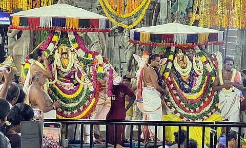 தென்காசி காசி விஸ்வநாதர் திருக்கல்யாண வைபவம்: பல்லாயிரக்கணக்கான பக்தர்கள் குவிந்தனர்