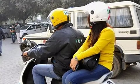 தொற்று நோயாக மாறும் தனிமை.. ஓய்வு நேரத்தில் பைக் டாக்சி ஓட்டும் Infosys ஊழியர் பற்றிய பெண்ணின் பதிவு வைரல்