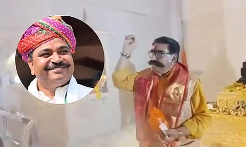 தலித் தலைவர் ராமர் கோவில் வருகை.. புனிதம் கெட்டுவிட்டதாக கங்கை நீர் தெளித்த பாஜக தலைவர் இடைநீக்கம்