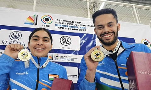 உலகக் கோப்பை துப்பாக்கி சுடுதல்: சுருச்சி இந்தர்சிங், விஜய்வீர் சித்து, தங்கப்பதக்கம் வென்று அசத்தல்