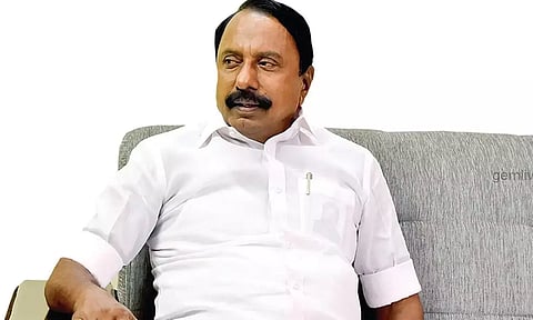 பவானி ஆற்றங்கரை ஓரத்தில் எந்த காலத்திலும் சாய ஆலை வராது- விவசாயிகள் மத்தியில் செங்கோட்டையன் பேச்சு