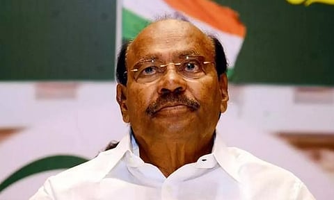 பா.ம.க தலைவர் ராமதாஸ் உடன் நீண்ட நேரமாக குடும்ப உறுப்பினர்கள் ஆலோசனை