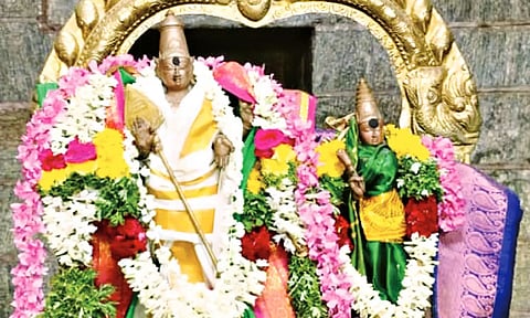 பங்குனி உத்திரம்: திருப்பரங்குன்றத்தில் திரளான பக்தர்கள் காவடி, பால்குடம் எடுத்து சாமி தரிசனம்