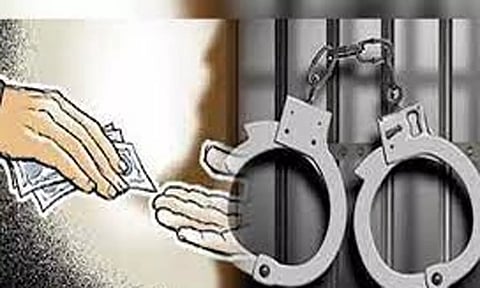 ரூ.30 ஆயிரம் லஞ்சம் வாங்கிய பெண் இன்ஸ்பெக்டர் கைது