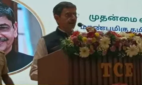 மாணவர்களை "ஜெய்ஸ்ரீராம்" என கோஷமிட வைத்து சர்ச்சையில் சிக்கிய ஆளுநர்