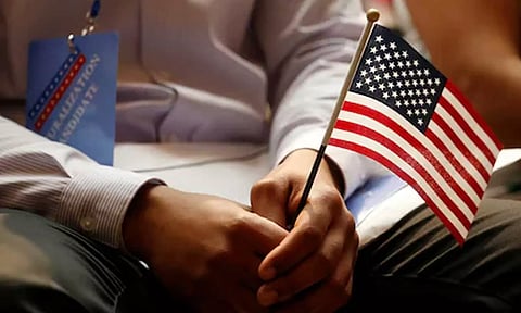 புலம்பெயர் தொழிலாளர்கள்,  H1B  விசாதாரர்களுக்கு அமெரிக்க அரசு அதிரடி உத்தரவு