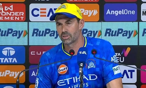 எம்.எஸ்.தோனியிடம் எந்த மந்திர கோலும் இல்லை: சி.எஸ்.கே. தலைமை பயிற்சியாளர் பிளெமிங்