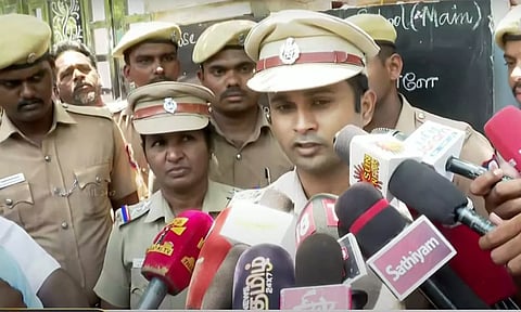 நெல்லையில் உள்ள தனியார் பள்ளியில் மாணவனுக்கு அரிவாள் வெட்டு - காவல் ஆணையர் விளக்கம்