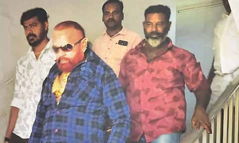 ரவுடி வரிச்சியூர் செல்வம் விருதுநகர் கோர்ட்டில் ஆஜர்- எந்த அச்சுறுத்தலும் இல்லை என்று பேட்டி