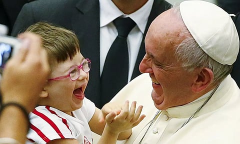 மத அடிப்படைவாதத்தை எதிர்த்து நின்ற சீர்திருத்தவாதி.. யார் இந்த 'ஏழைகளின் போப்'?