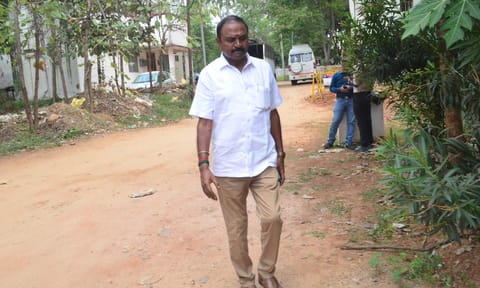 கொடநாடு வழக்கில் ஆஜராக வந்த கர்சன் செல்வம்.