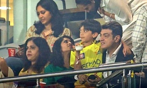 சென்னை சேப்பாக்கம் மைதானத்தில் குடும்பத்துடன் தல அஜித்