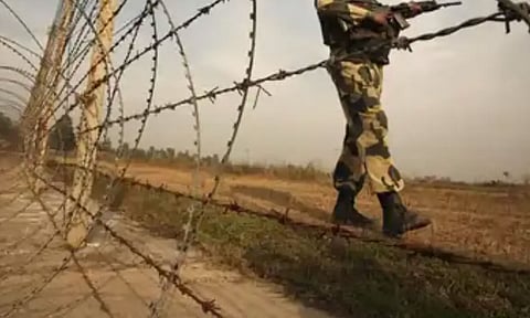தொடர்ந்து 3-வது நாளாக காஷ்மீர் எல்லையில் பாகிஸ்தான் அத்துமீறல்: இந்திய ராணுவம் பதிலடி