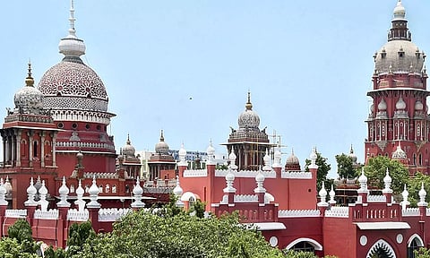 சென்னை உயர்நீதிமன்றத்திற்கு கோடை விடுமுறை: அவசரகால வழக்குகளை விசாரிக்கும் நீதிபதிகள் அறிவிப்பு